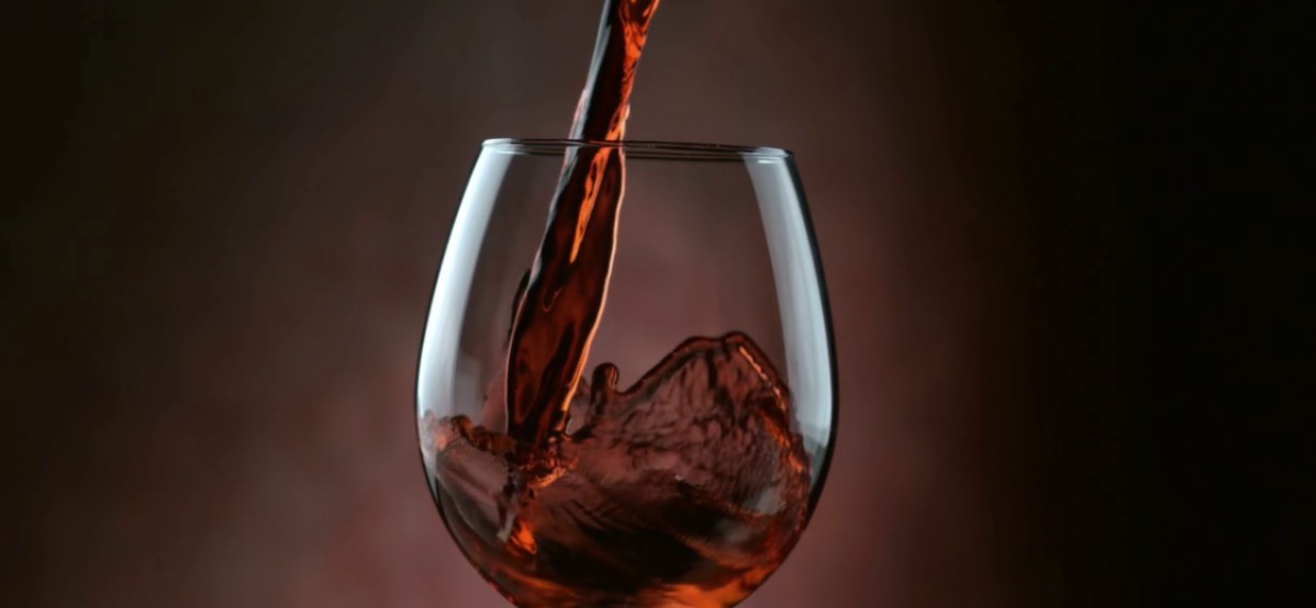 taça de vinho simbolizando os benefícios e aplicações do taninos